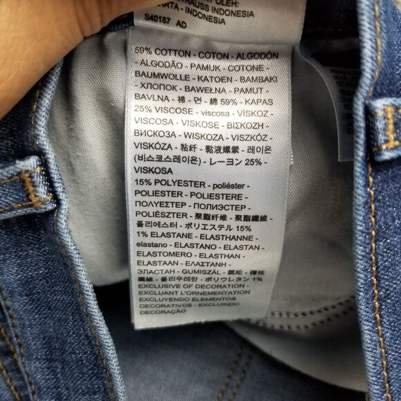 Levis Shorts Womens 32 Blue Stretch Denim Classic Bermuda Jorts - Picture 13 of 16